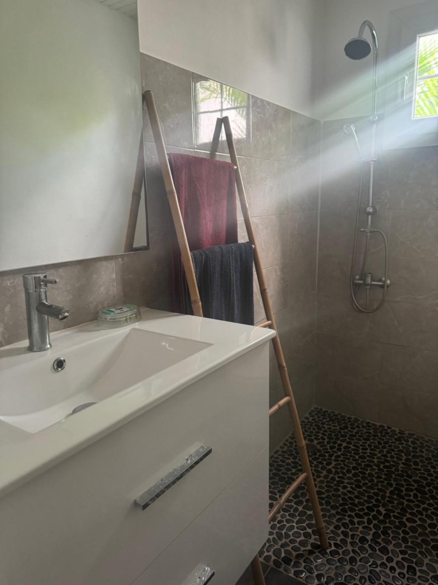 ショルシェール Skys Location Pakehina Bed & Breakfast エクステリア 写真